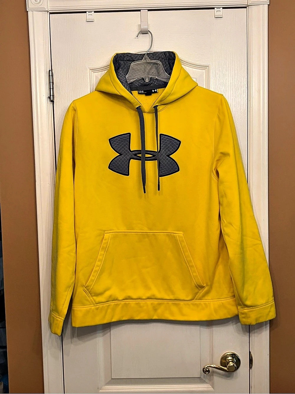 Vintage Vibe Under Armour Armour Fleece Hoodie | Electric Yellow & Charcoal Logo